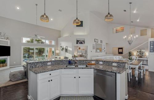 Navarre Beach House | Waterfront Living, STEPS to the BEACH, Sleeps 15!