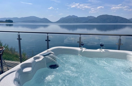 Kentallen Cottage | Waterfront Lodge 5 with Hot Tub