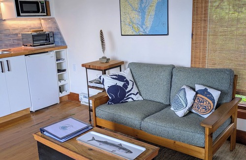 Callao Cabin | Waterfront Loft on the Yeocomico River - Kayaks, Dock & Screened Porch