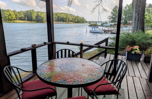 Callao Cabin | Waterfront Loft on the Yeocomico River - Kayaks, Dock & Screened Porch