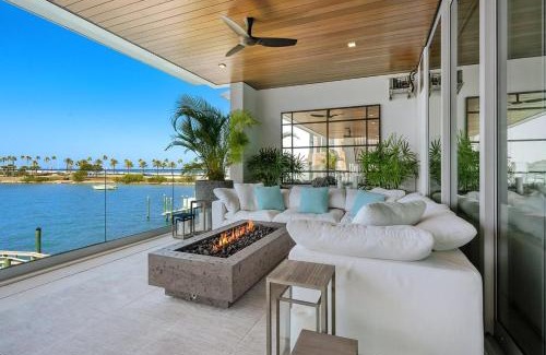 Golden Gate Point Apartment | Waterfront Luxury Condo with Large Terrace