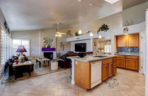 Chandler House | Waterfront luxury home in the desert!