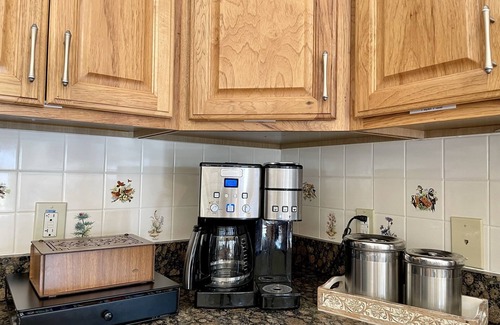 Luray House | Waterfront, Luxury Panoramic View, Fast Wi-Fi, Private River Access Steps Away!