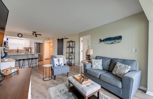 Marco Island Condo | Waterfront Marco Island Condo w/Pool + Hot Tub!