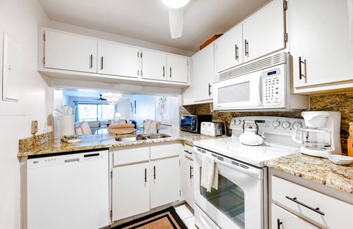 Marco Island Condo | Waterfront Marco Island Condo < 1/4 Mi to Beach!