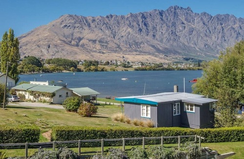 Frankton Apartment | Waterfront Marina Quarters | Modern and comfortable | Great value for money!