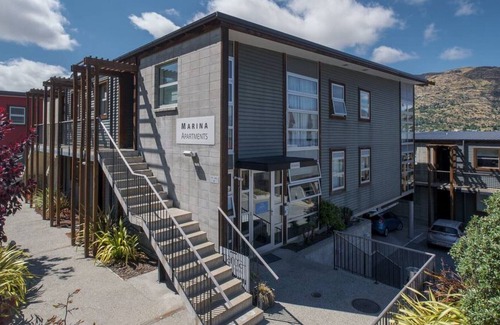 Frankton Apartment | Waterfront Marina Quarters | Modern and comfortable | Great value for money!
