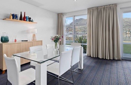 Frankton Apartment | Waterfront Marina Quarters | Modern and comfortable | Great value for money!