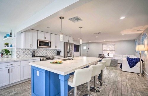 Matlacha House | Waterfront Matlacha Home w/Hot Tub & Grill!