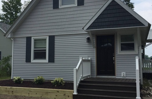 Levering House | Waterfront MI Cottage on Douglas Lake between Petoskey & Mackinaw City