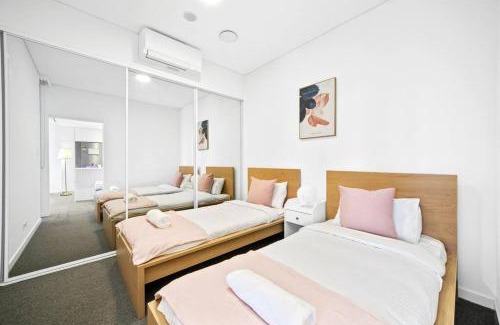 Wentworth Point Apartment | Waterfront Modern 2B2B APT@Marina square