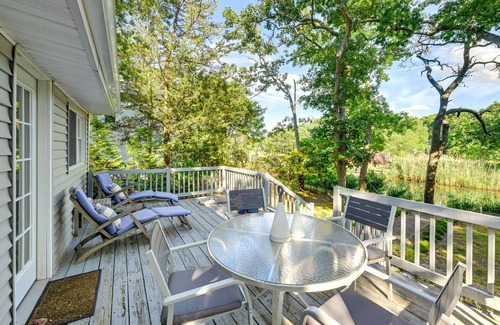 Flanders Cottage | Waterfront New York Getaway w/Kayaks