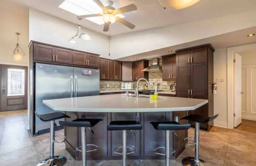Port Weller Villa | Waterfront Niagara Home w/Hot tub & Fire table