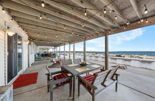 Anglesea House | Waterfront North Wildwood Anglesea Family Retreat