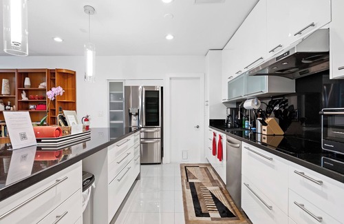 Harbordale House | Waterfront Oasis - Saltwater Pool - Kayaks - Minutes to Fort Lauderdale Beach!