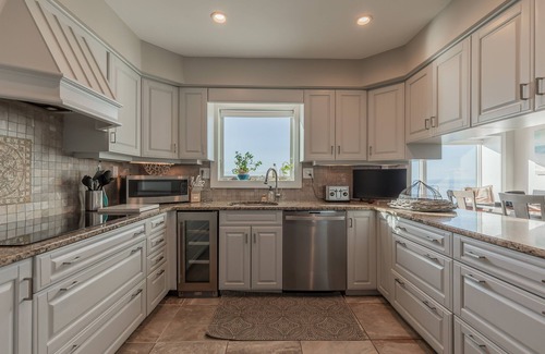 Del Haven House | Waterfront Oasis on 2.5 acres! Those VIEWS!