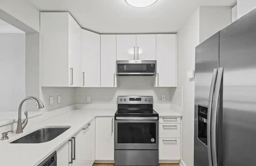 Inner Harbor Condo | Waterfront oasis near the Inner Harbornn