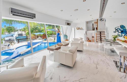 Riverside Park House | Waterfront Oasis Cascading Pool Views Centrally located Heated Pool Cascade KeyResidences