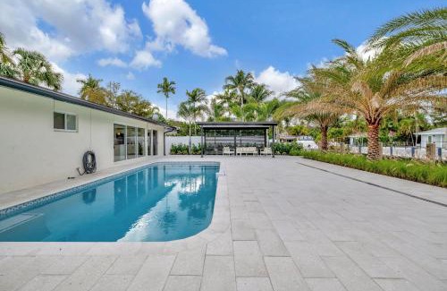 Riverside Park House | Waterfront Oasis with Private Pool