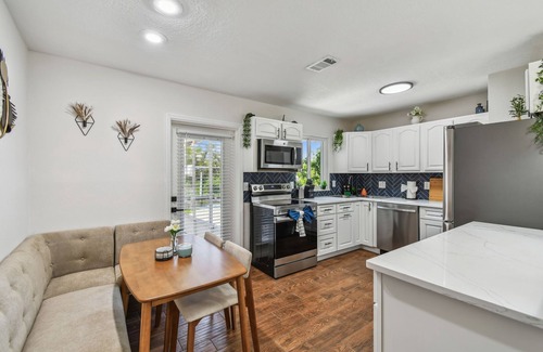 Bay Crest Park House | Waterfront Oasis with Kayaks, Dock and Boat Lift