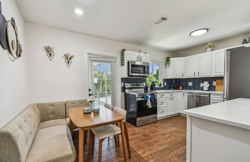 Bay Crest Park House | Waterfront Oasis with Kayaks, Dock and Boat Lift