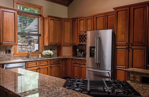 Oakwood House | Waterfront on Lake Lanier-updated home with Dock close to golf and 1 hour to UGA