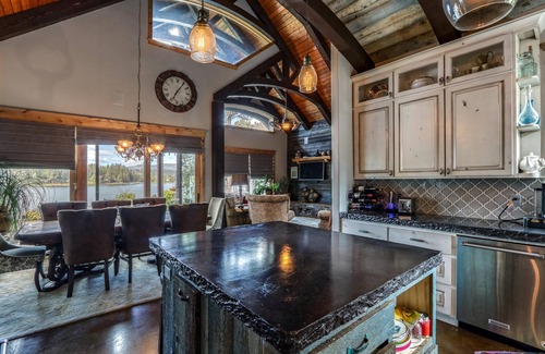 Sandpoint House | Waterfront paradise