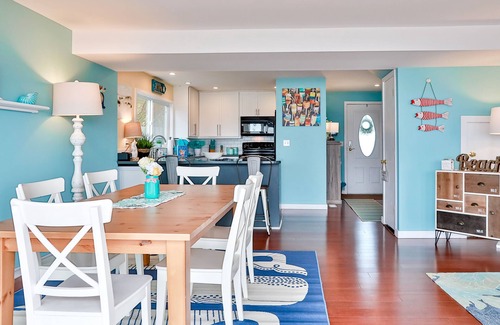 Freeland Cottage | Waterfront paradise with private beach, hot tub, & sound views - dogs OK