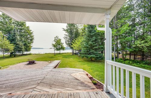 Pelican Lake House | Waterfront Pelican Lake Cottage with Lake Access!