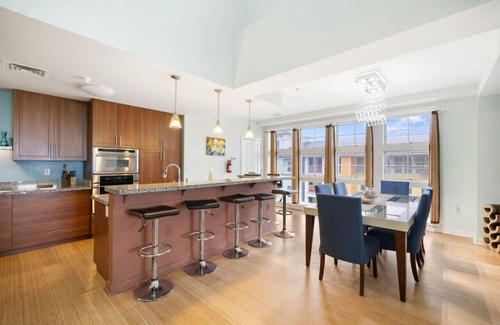 Sandbridge Condo | Waterfront Penthouse! 4bd/4Bth, 3000 sqft, 2 Decks