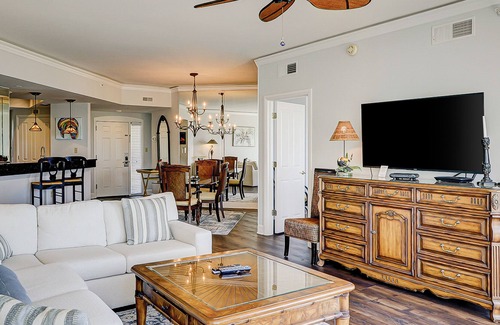 Palmetto Dunes Condo | Waterfront penthouse villa with shared pool, hot tub, & ocean views