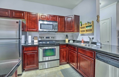 Foothills Condo | Waterfront Phoenix Condo w/Lake & Mtn Views