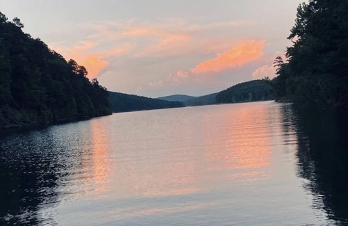 Piney House | Waterfront~pool! Sleeps 35 ~ Boat-Kayak-hike and more!