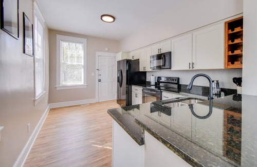 Portsmouth Apartment | Waterfront Portsmouth Apt: 1/2 Mi to Dtwn & Ferry