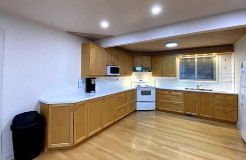 Dashwood Cottage | Waterfront /Private Beach w/Hot Tub by Grand Bend