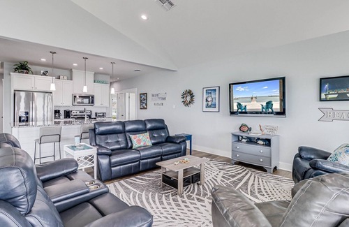 Rockport House | Waterfront, private lighted pier, kayaks, stand up paddle boards!