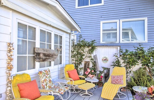 University Place House | Waterfront Puget Sound Retreat: Steps to Beach!