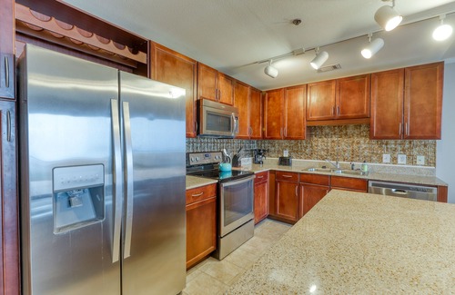 Panama City Beach Condo | Waterfront resort condo w/ shared pools, pool spas, gym, & on-site dining