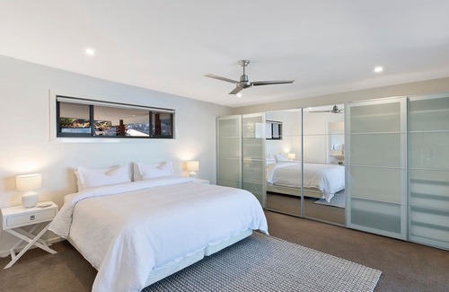 Fishing Point House | Waterfront Relaxation