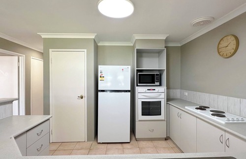 Kalbarri Villa | Waterfront Resort | Sleeps 6 | Pool | Wifi