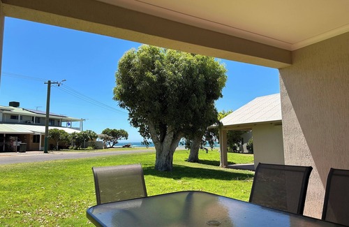 Kalbarri Villa | Waterfront Resort | Sleeps 6 | Pool | Wifi