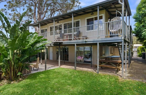 Tuggerawong House | Waterfront Retreat with Games for the Whole Family