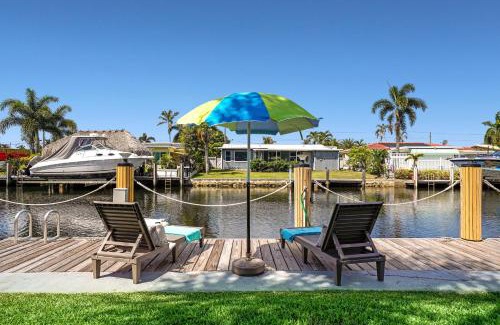 Melaleuca Gardens House | Waterfront Retreat Home Dania Beach