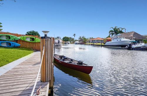 Melaleuca Gardens House | Waterfront Retreat Home Dania Beach