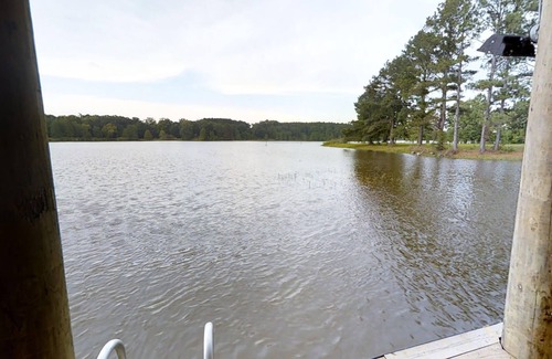 Negreet House | Waterfront Retreat in Toledo Bend