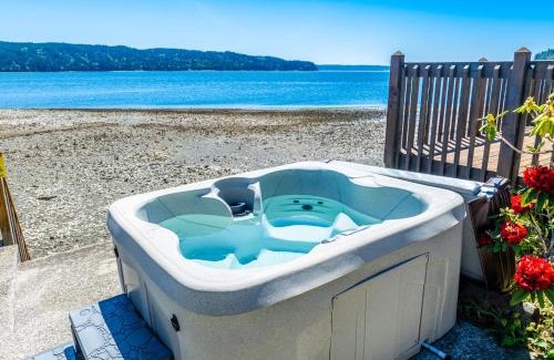 Hoodsport House | Waterfront Retreat, Relaxation, Fun in Hood Canal