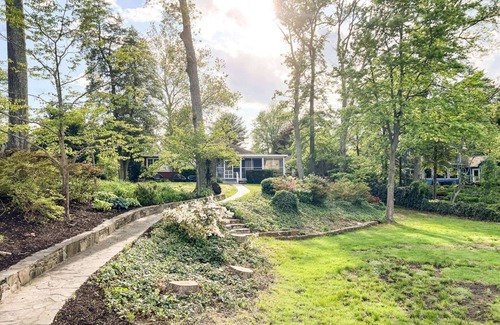 Severna Park House | Waterfront River Breezes with private pier, parking and billiards room