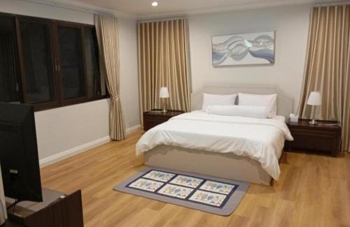 Bang Pakong Bed & Breakfast | Waterfront Royal Villa