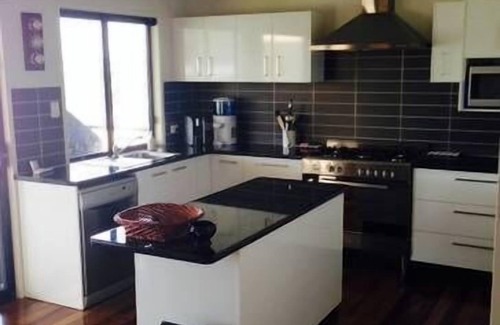 Brisbane Waterfront House | Waterfront Russ Vegas