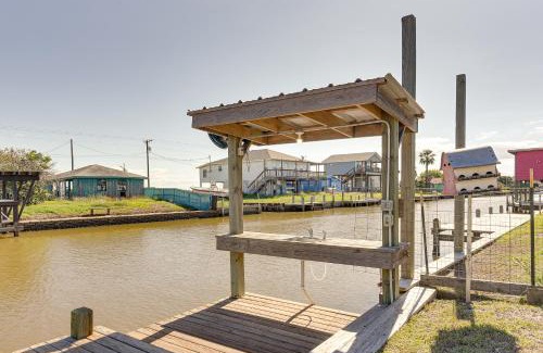 Cedar Lane House | Waterfront Sargent Home with Kayaks and Boat Dock!